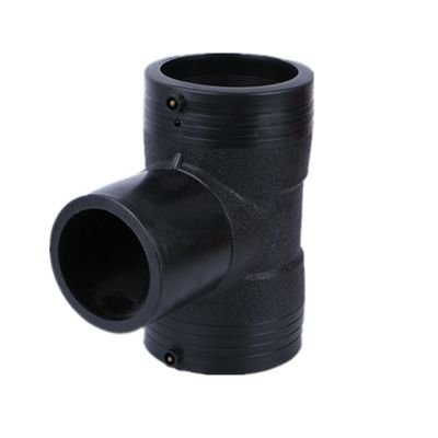 Junta plástica negra de la instalación de tuberías de Mesh Skeleton Composite PE Electrofusion del alambre de la camiseta del moldeo por inyección
