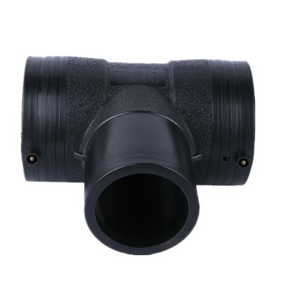 Junta plástica negra de la instalación de tuberías de Mesh Skeleton Composite PE Electrofusion del alambre de la camiseta del moldeo por inyección
